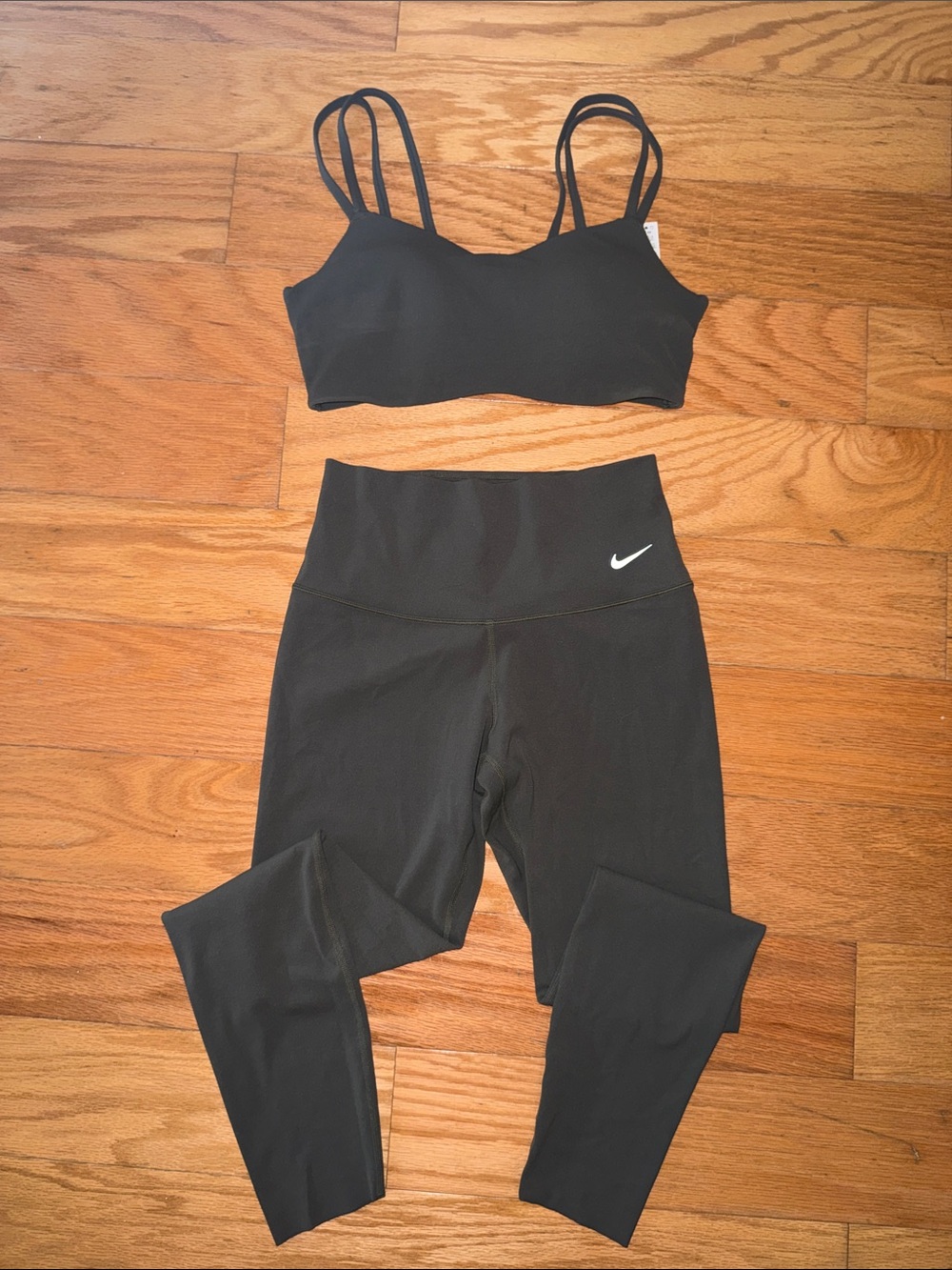 Nike DRI-FIT bra/leggings workout set - olive green - M/S